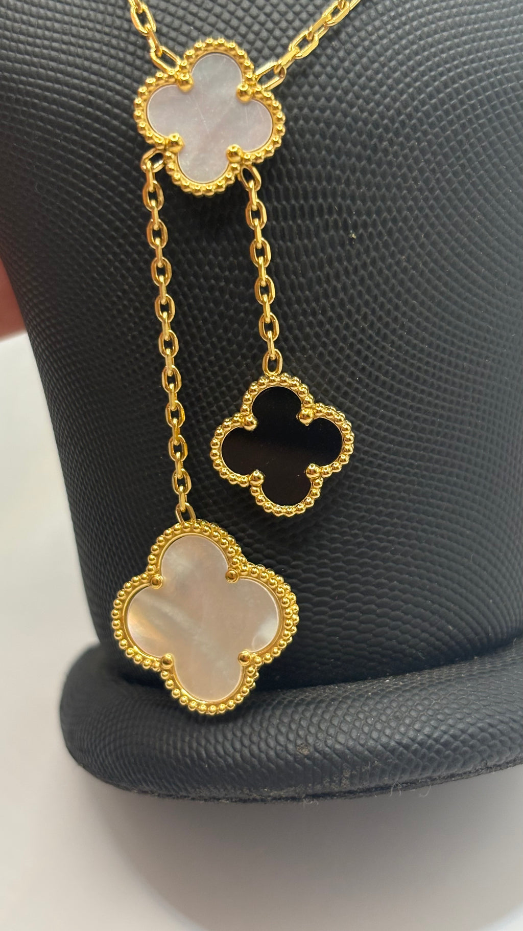 Halsband röstfrittstål gukdpläterad